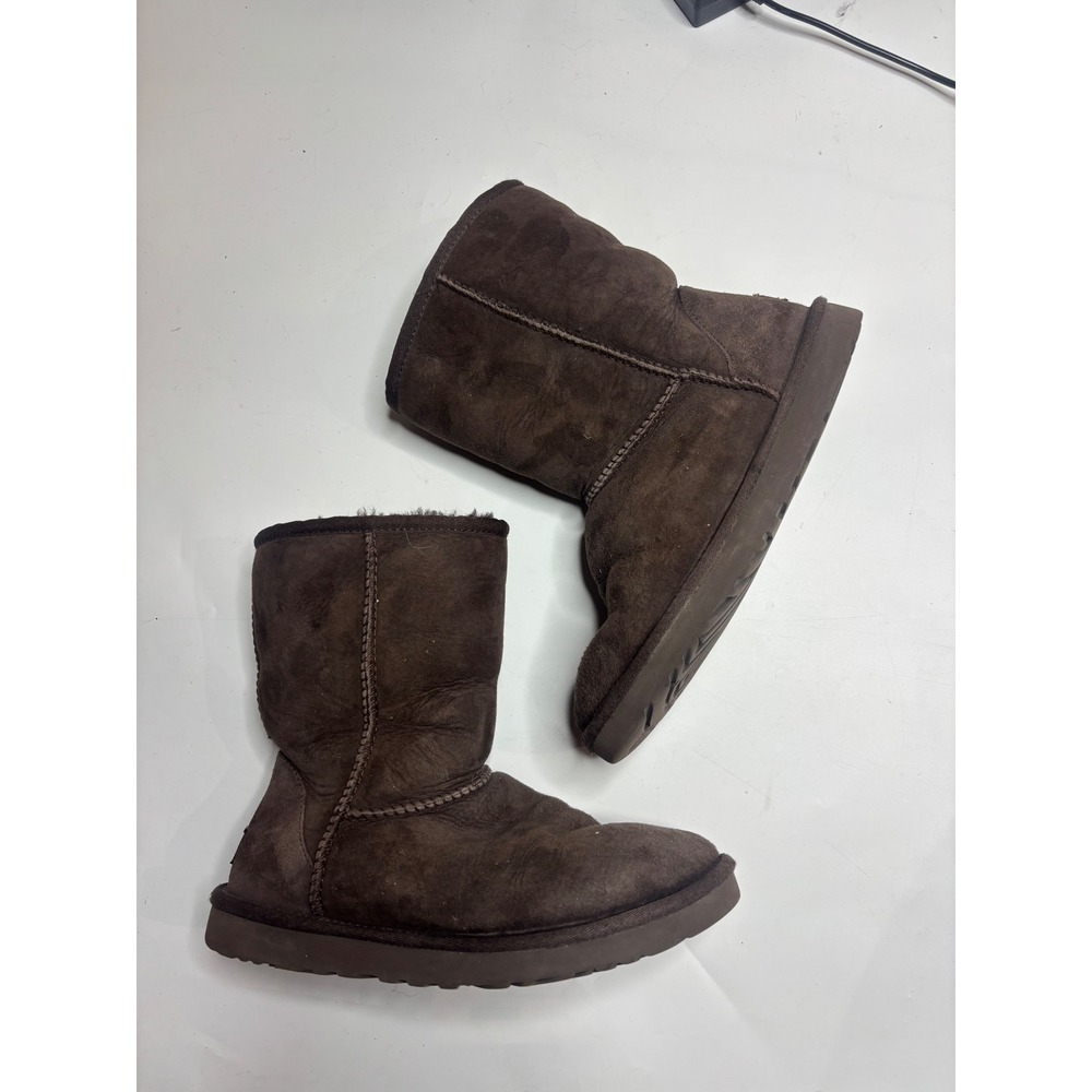 UGG Australia Classic Short Chocolate Brown Suede Sheepskin Boots Womens 7 Fall